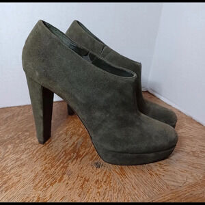 Cole Haan Women's Suede Bootie sz 9B. See pictures for reference